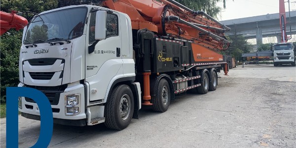 因混凝土输送缸严重磨损而引起的泵车漏浆