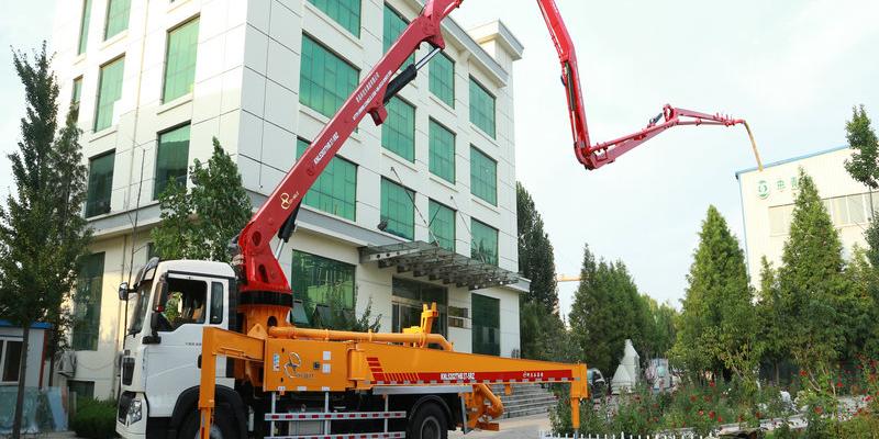 购买小型混凝土泵车需要考虑哪些因素？