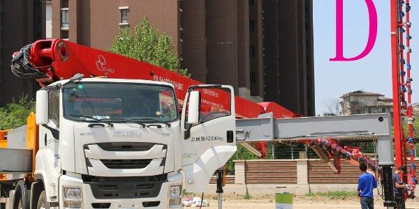 小型混凝土泵车的回转支承如何保养？