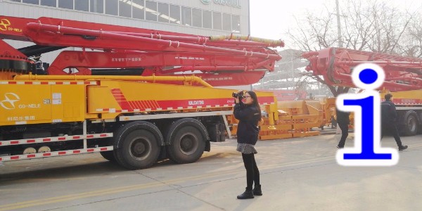 小型混凝土泵车发生堵管及油管爆裂时需要采取哪些措施？