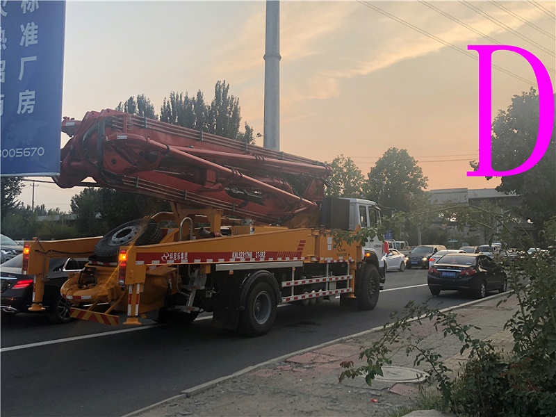 青岛混凝土泵车价格 (4)