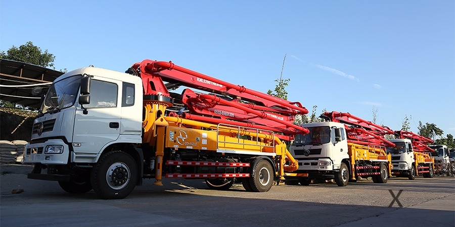 混凝土泵车的操作系统及性能