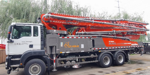 泵车展臂架时误触电线如何解决