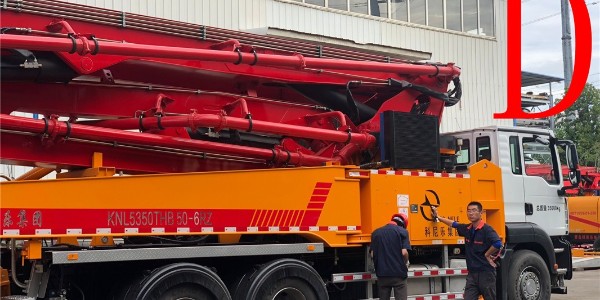 怎样购买一台小型混凝土泵车，什么价格划算？