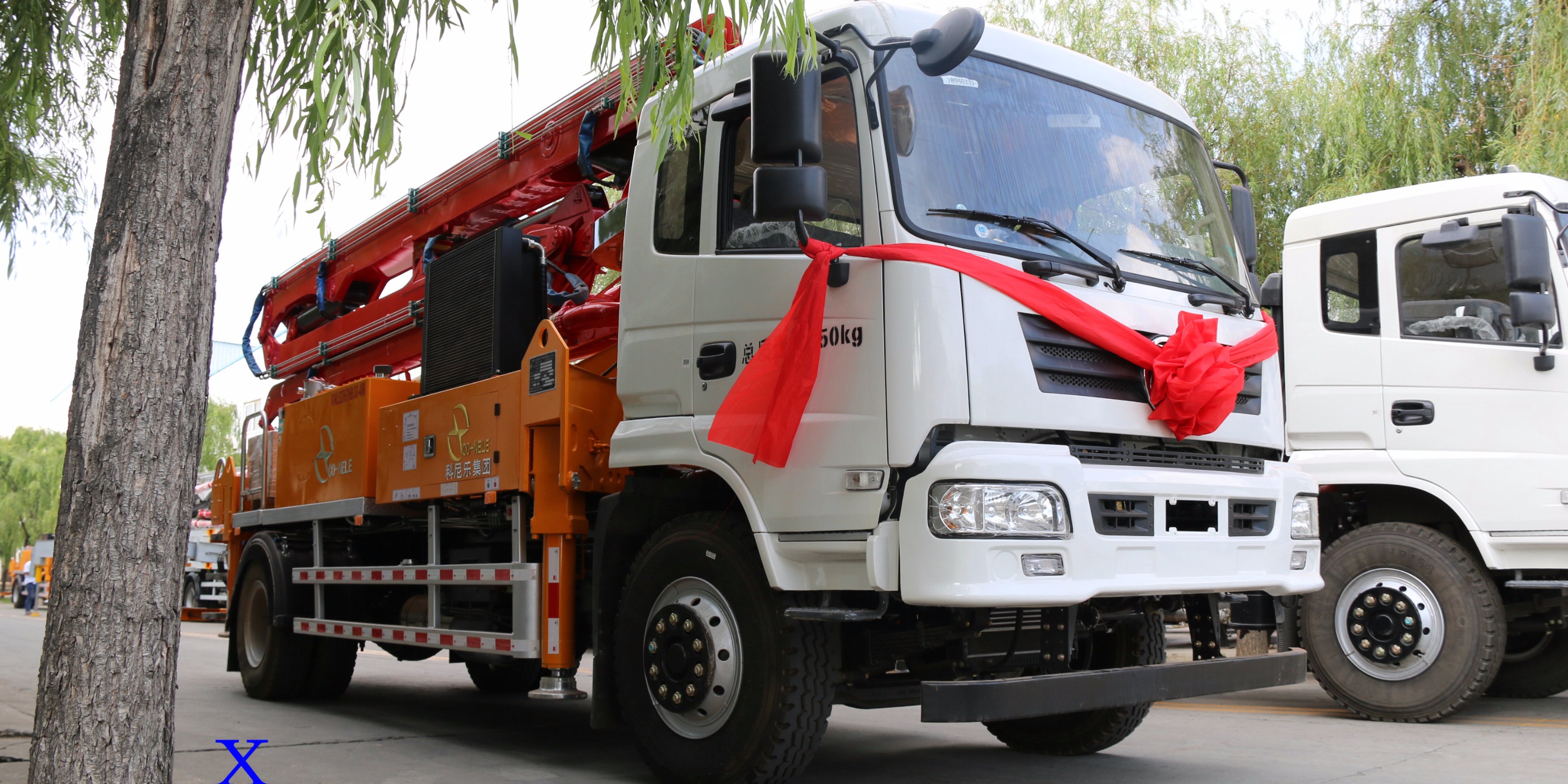 小型泵车发生意外了，怎样进行保险理赔呢？