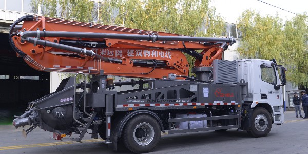 当你考虑32米小泵车时，有哪些点是在选择时要注意的呢？