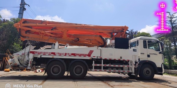 在选购时，除了考虑泵车价格之外，还需要考虑哪些重要因素？