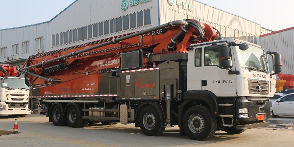 泵车料斗内残存的混凝土要怎么清理？