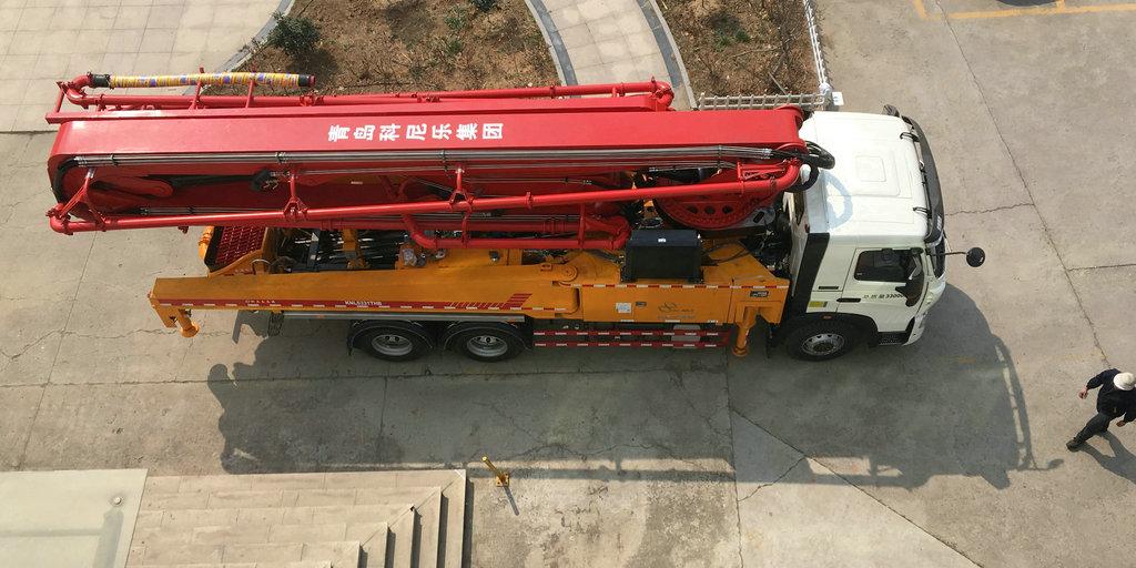 小型混凝土泵车的保养要点