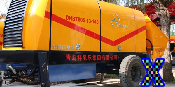 混凝土泵发出“闷”的声音并伴有密实感的原因是什么？