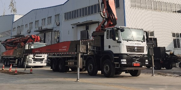 泵车在作业过程中，如何预防伤害风险