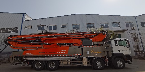 泵车泵送时为什么不能向后？